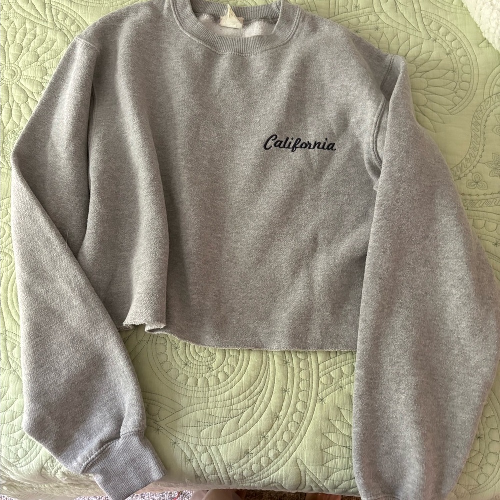 John Galt Brandy Melville California Cropped Crewneck - Picture 3 of 6